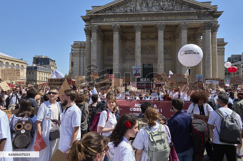 Rally Against the Garot Bill - Paris