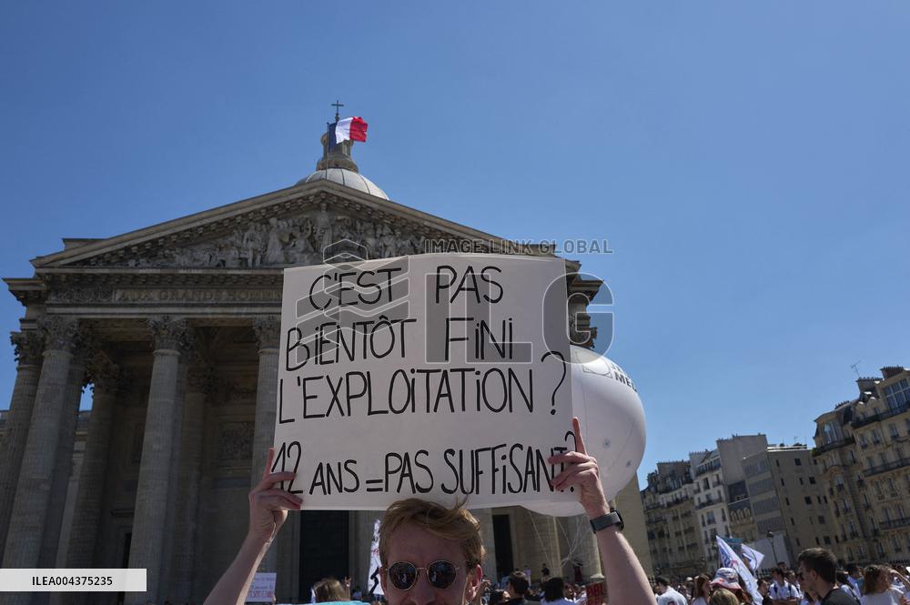 Rally Against the Garot Bill - Paris