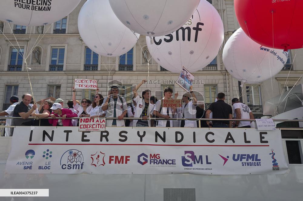 Rally Against the Garot Bill - Paris