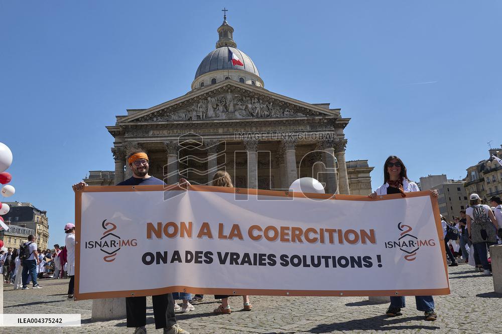 Rally Against the Garot Bill - Paris