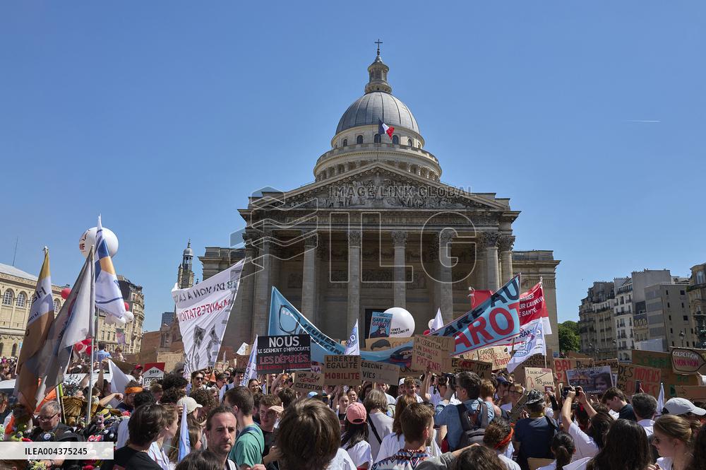 Rally Against the Garot Bill - Paris