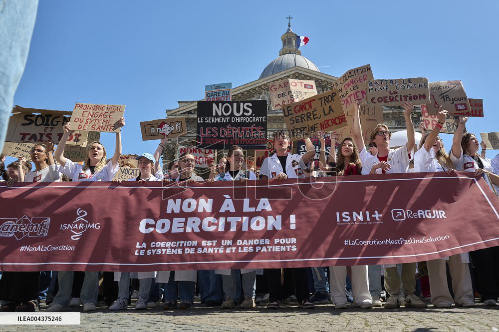 Rally Against the Garot Bill - Paris