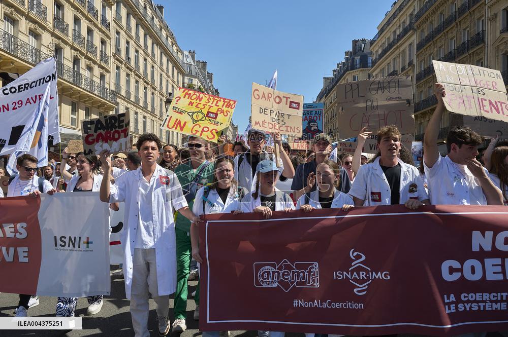 Rally Against the Garot Bill - Paris