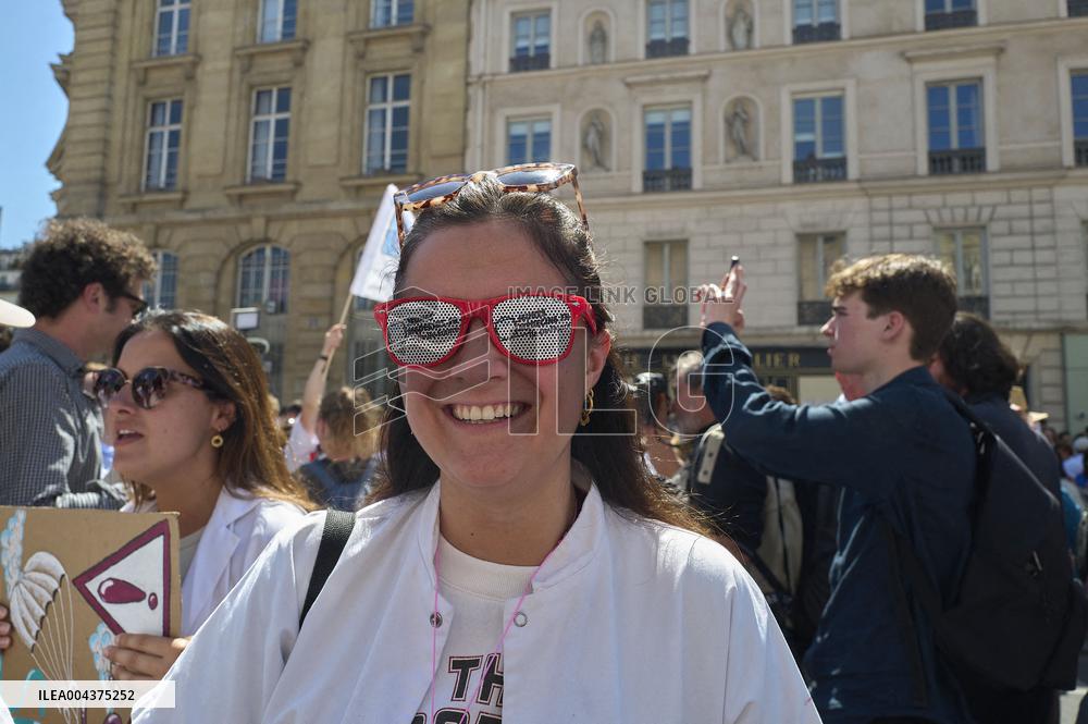 Rally Against the Garot Bill - Paris