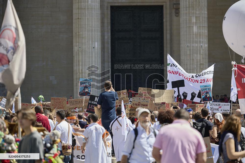 Rally Against the Garot Bill - Paris