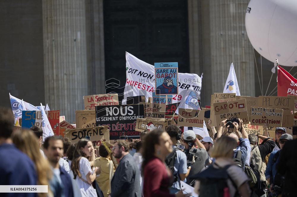 Rally Against the Garot Bill - Paris