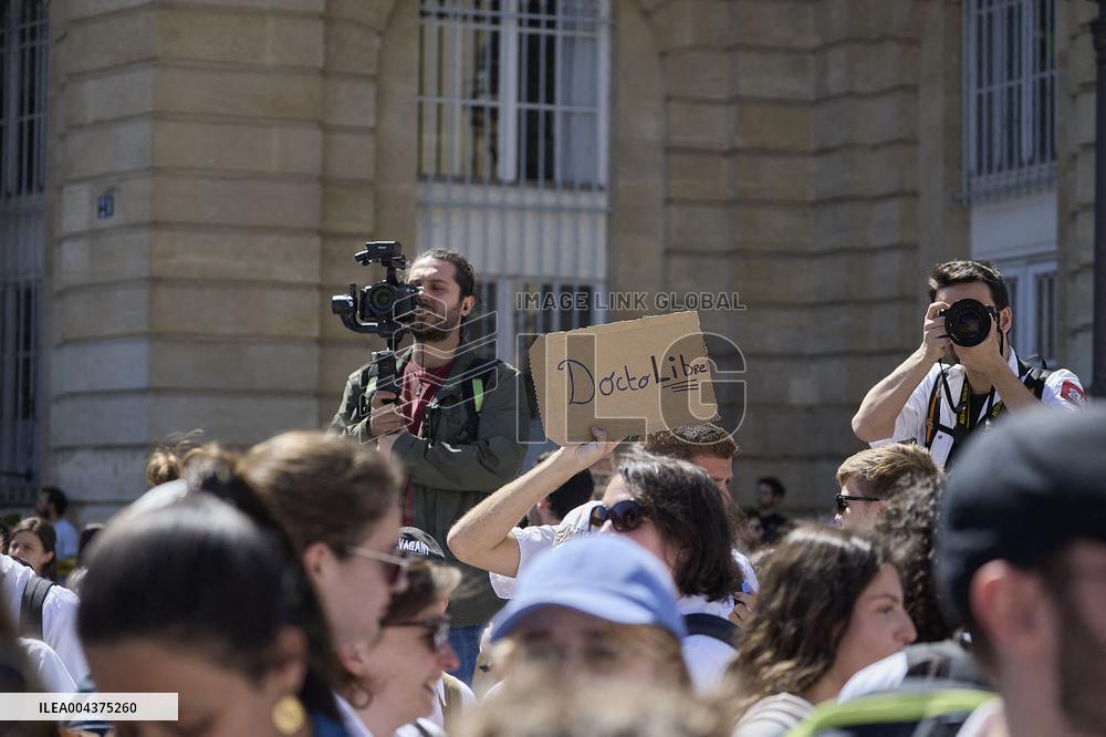 Rally Against the Garot Bill - Paris