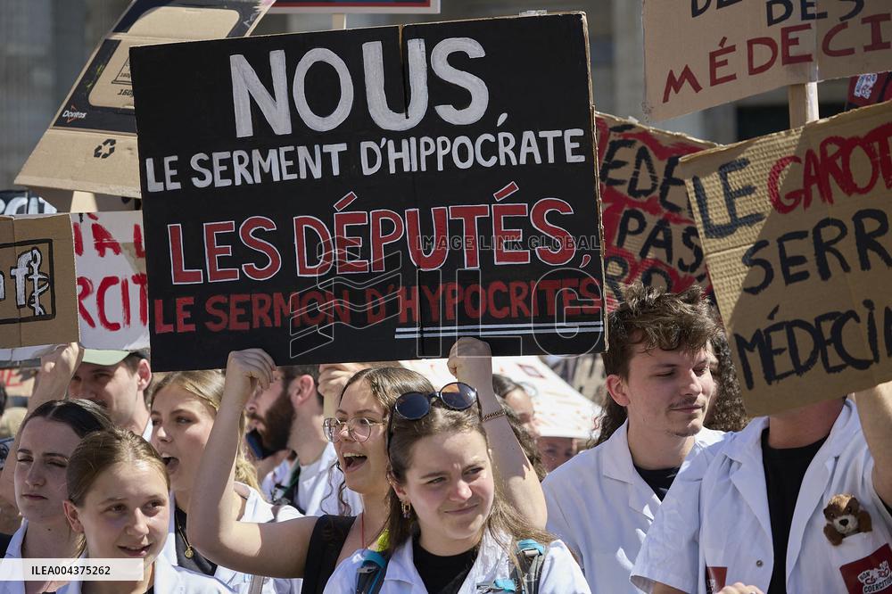 Rally Against the Garot Bill - Paris