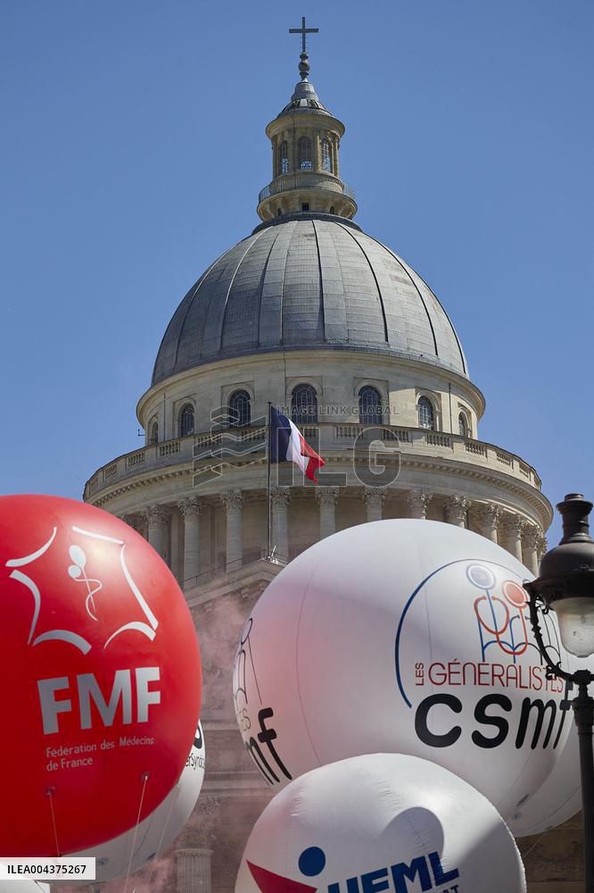 Rally Against the Garot Bill - Paris