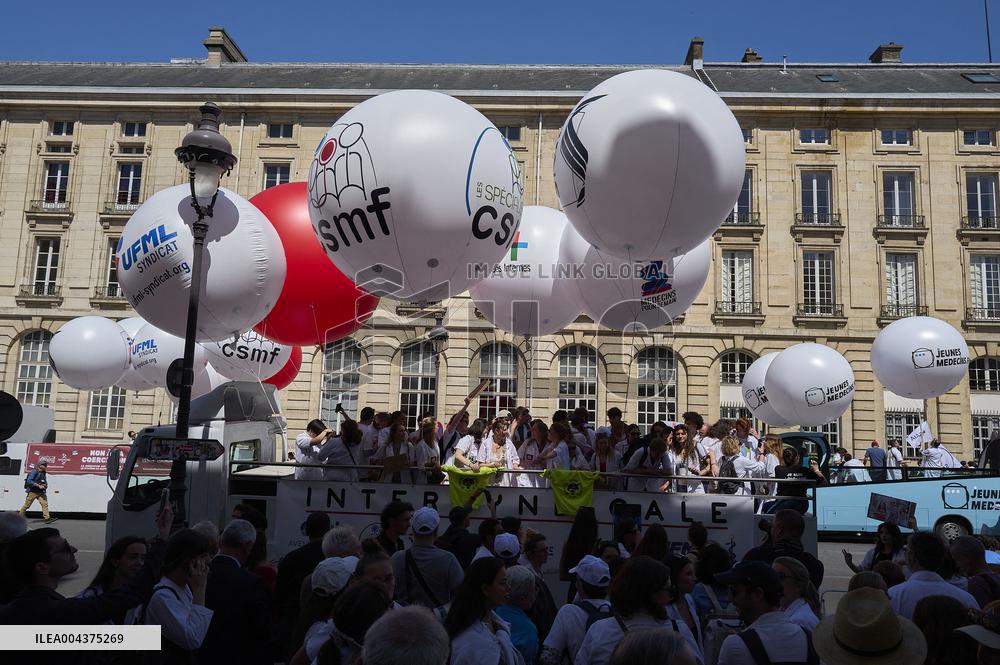 Rally Against the Garot Bill - Paris