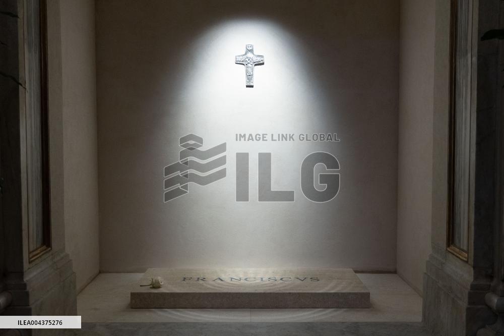 The Writing Franciscus On The Tomb Of Francis - Rome