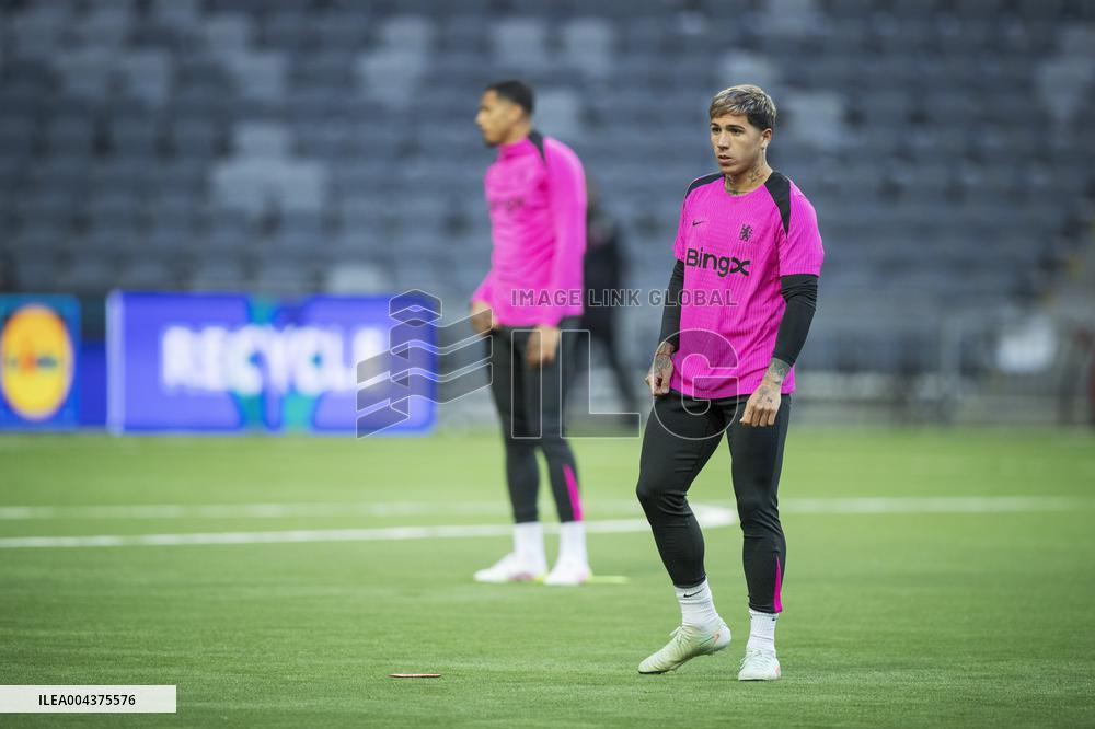 SOCCER CONFRENCE LEAGUE CHELSEA TRAINING