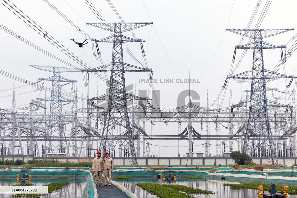 World First AC/DC Combined UHV Transmission Line at Taizhou Station in Taizhou