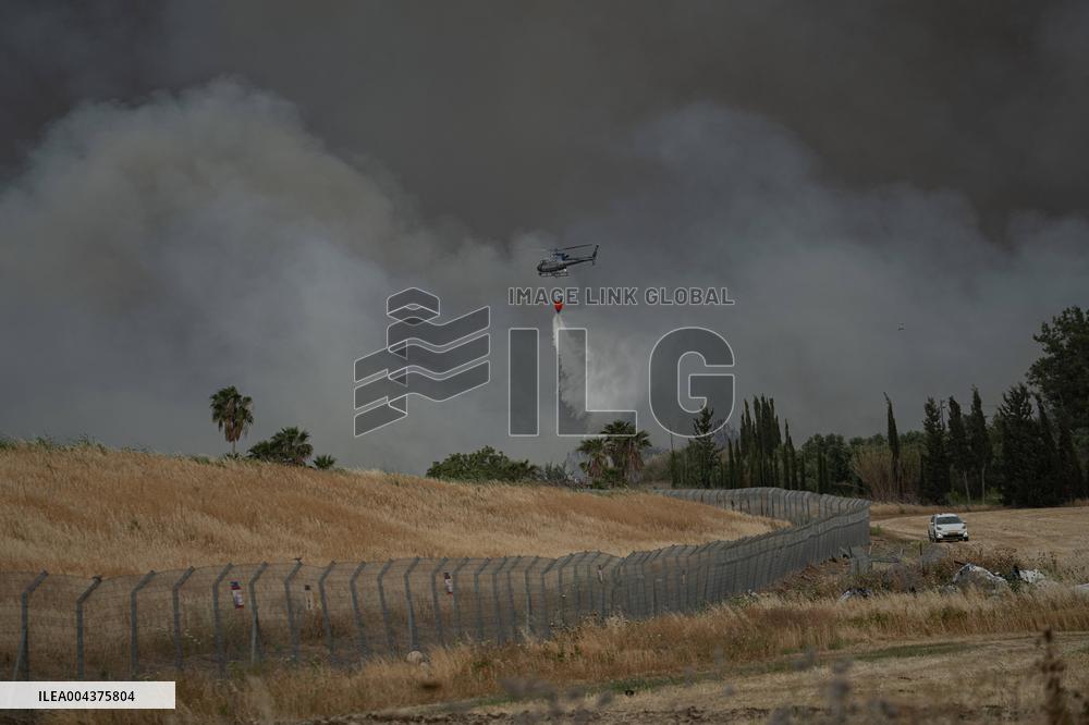 Wildfires Rage Outside Jerusalem - Israel