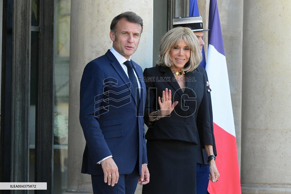 Macron Welcomes Scholz - Paris