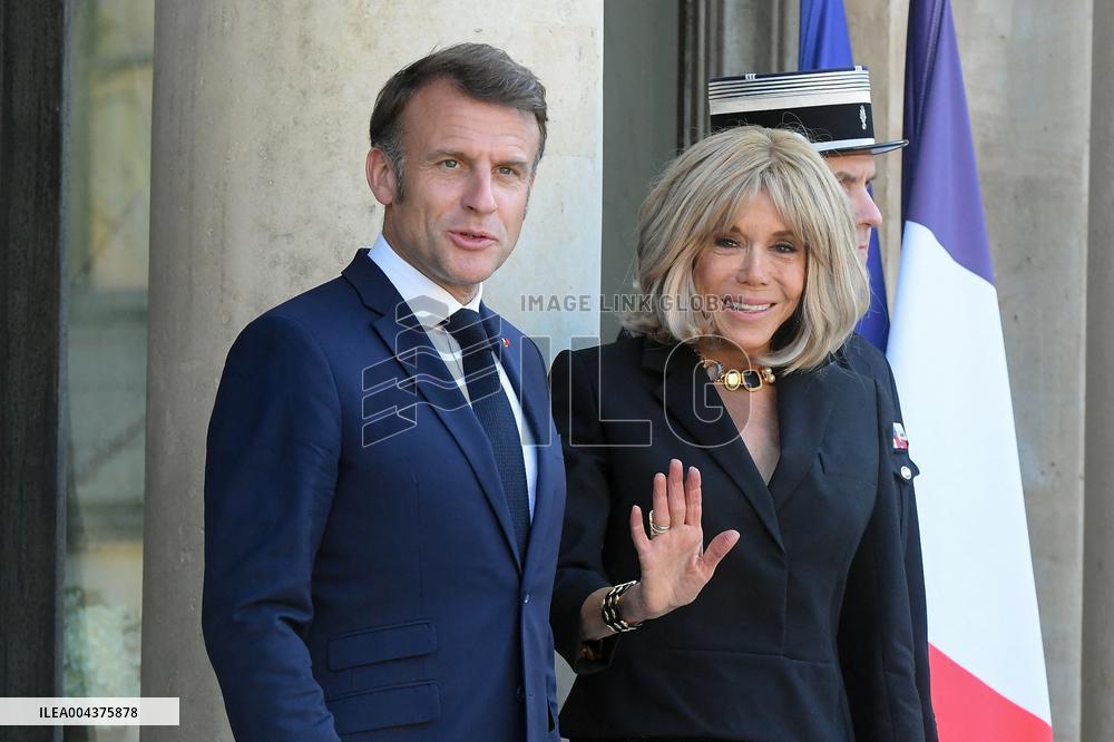 Macron Welcomes Scholz - Paris