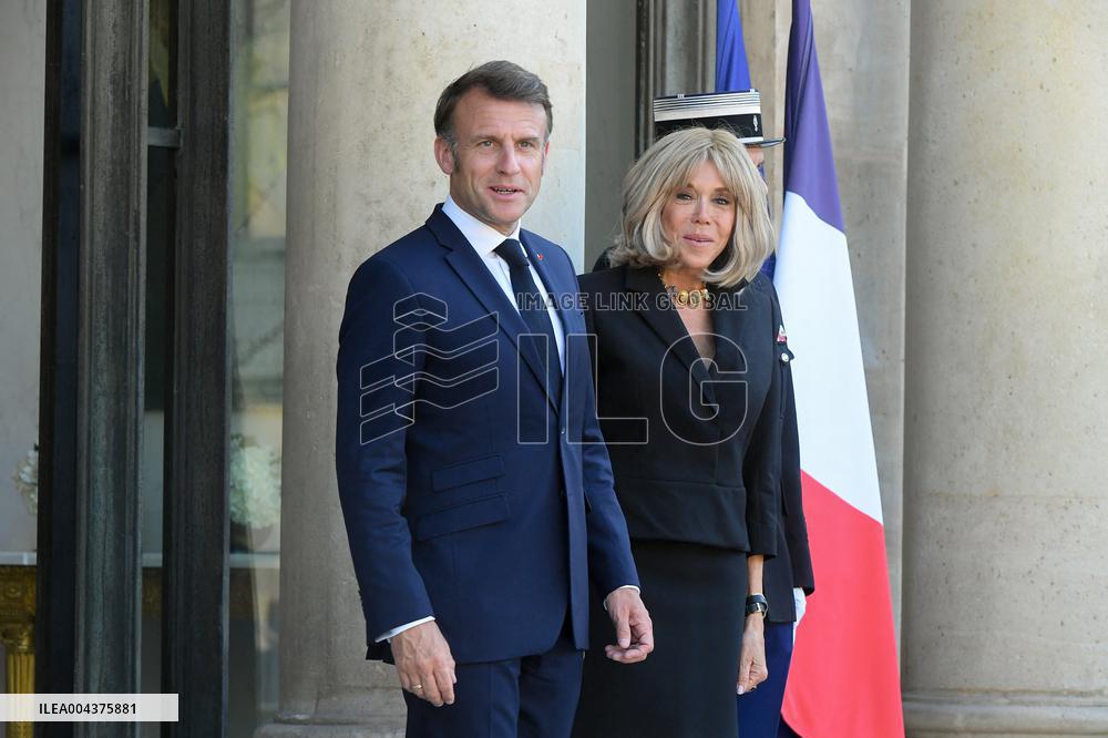 Macron Welcomes Scholz - Paris