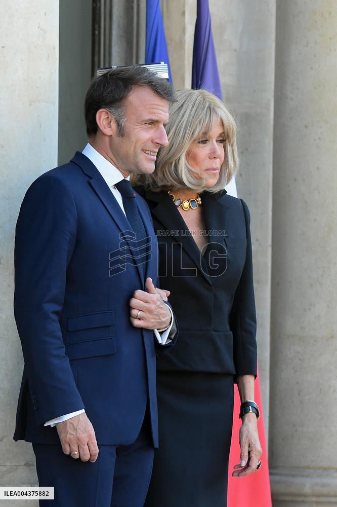 Macron Welcomes Scholz - Paris