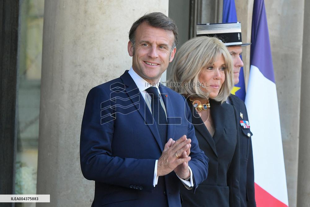 Macron Welcomes Scholz - Paris