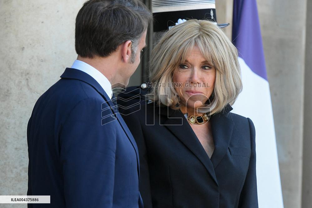 Macron Welcomes Scholz - Paris