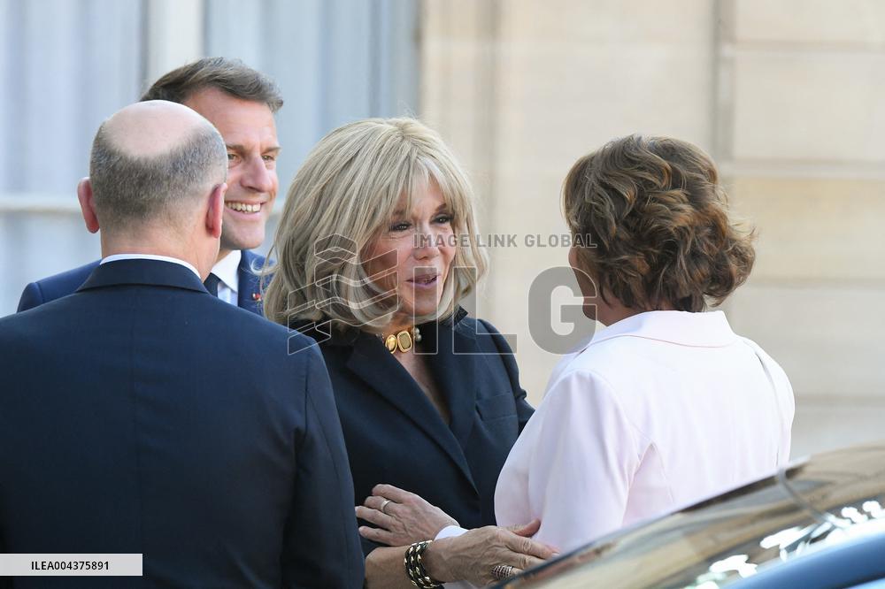 Macron Welcomes Scholz - Paris