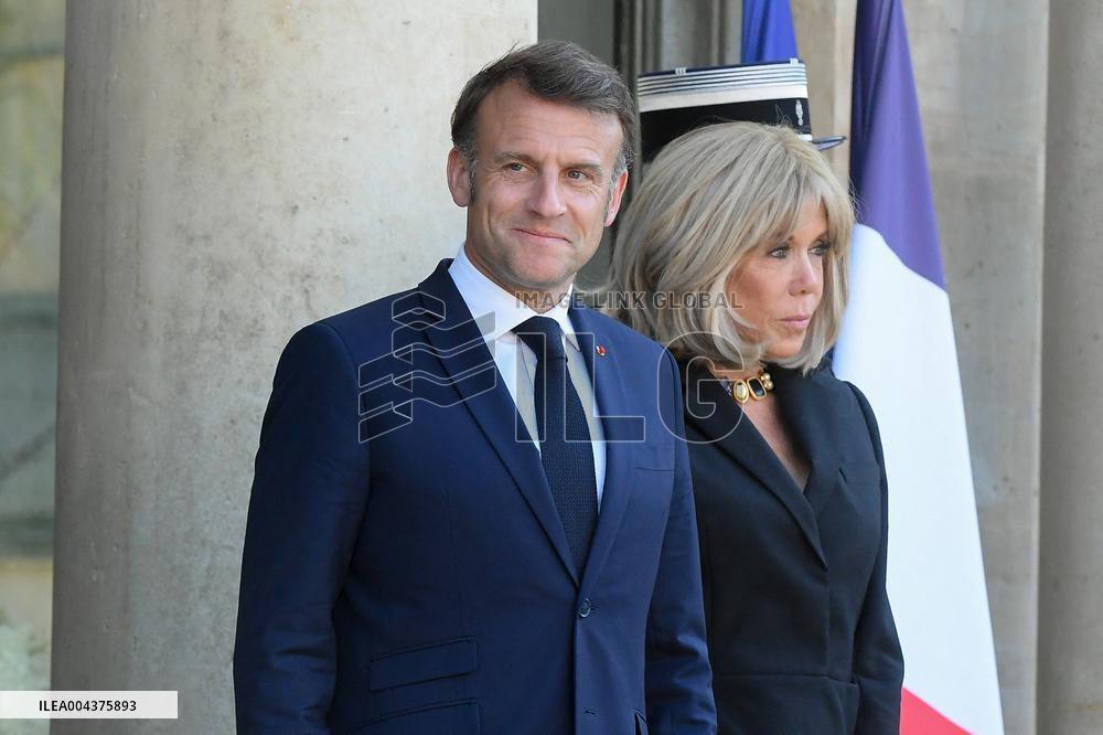 Macron Welcomes Scholz - Paris