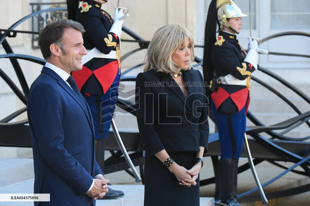 Macron Welcomes Scholz - Paris