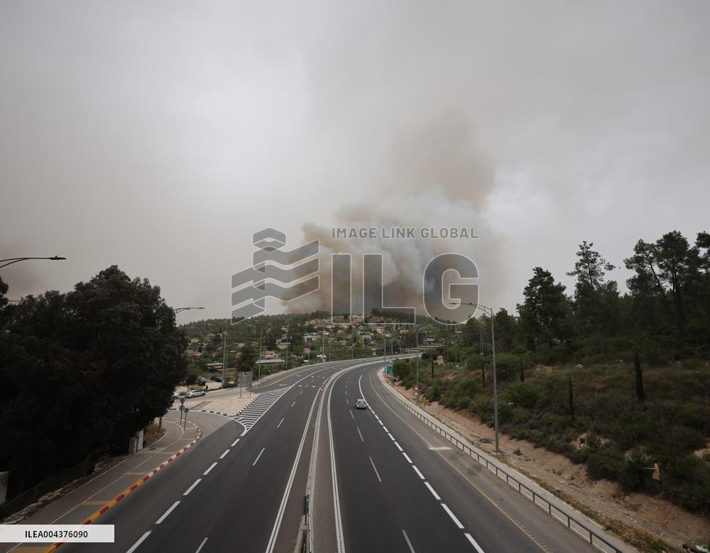 Wildfires Rage Outside Jerusalem - Israel