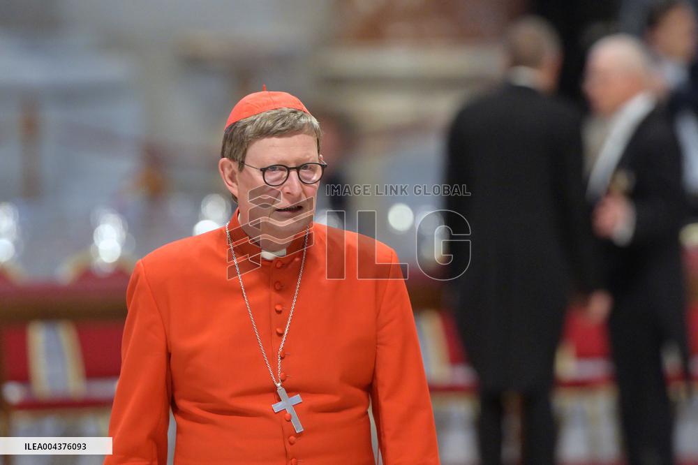 Mass On Fifth Days of Mourning for Late Pope Francis - Vatican