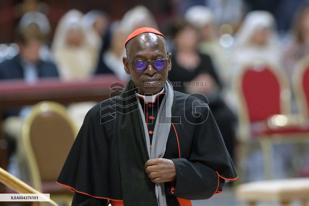 Mass On Fifth Days of Mourning for Late Pope Francis - Vatican