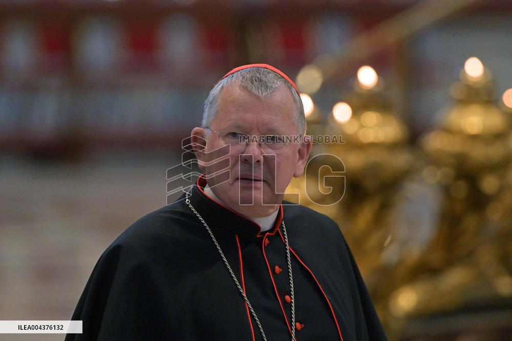 Mass On Fifth Days of Mourning for Late Pope Francis - Vatican