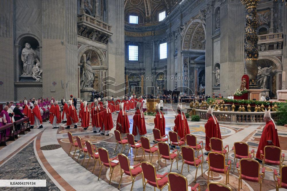 Mass On Fifth Days of Mourning for Late Pope Francis - Vatican