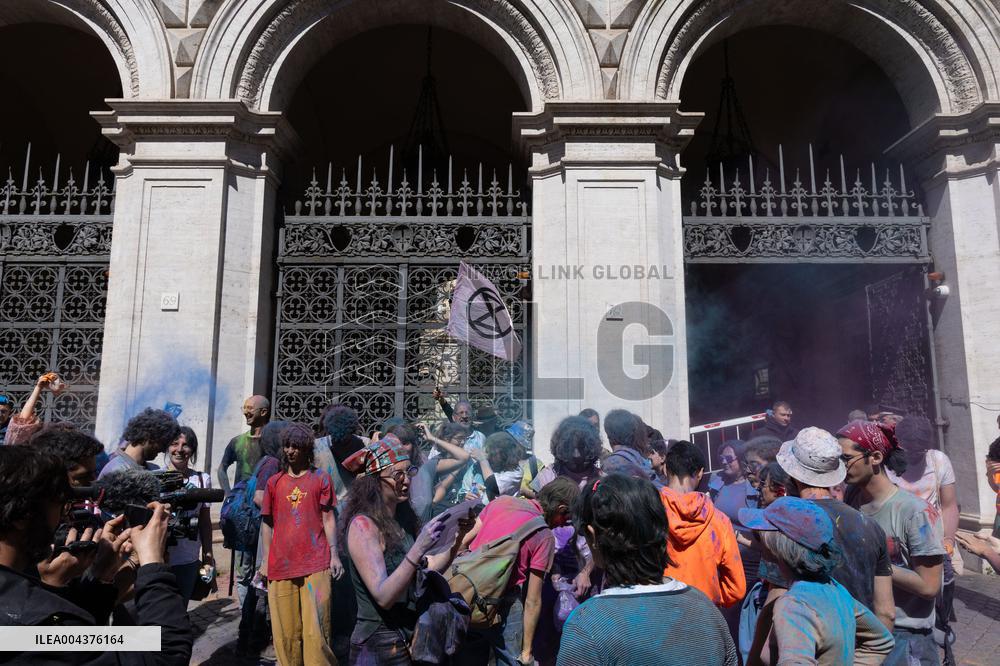Extinction Rebellion Activists At Ministry of Justice - Rome
