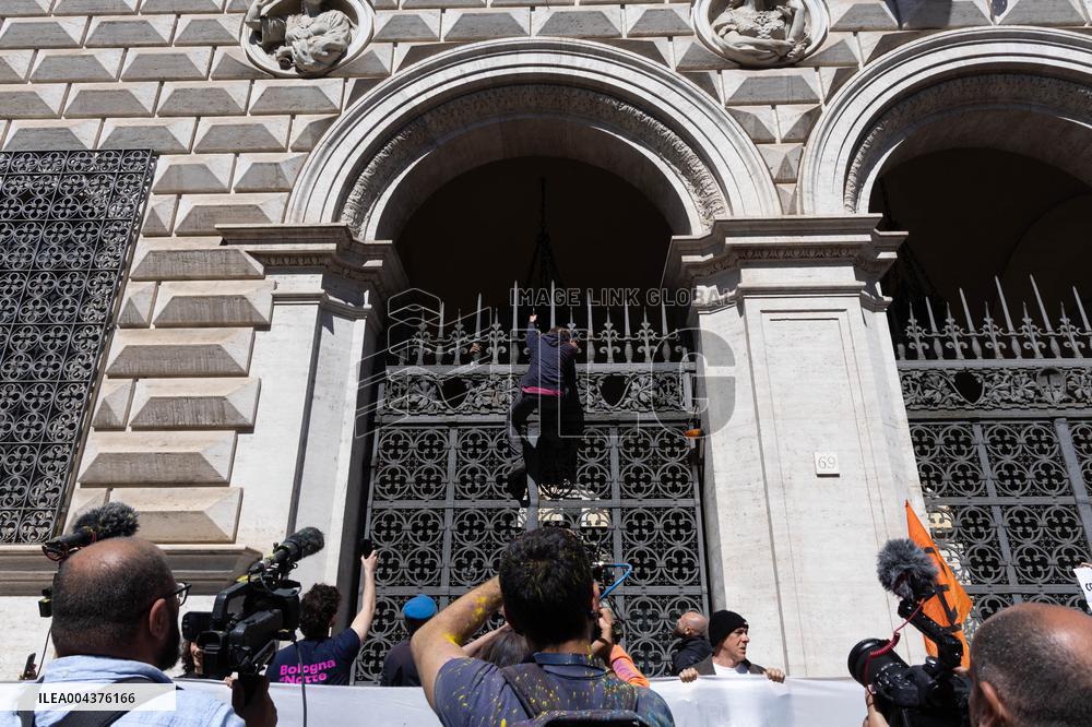 Extinction Rebellion Activists At Ministry of Justice - Rome