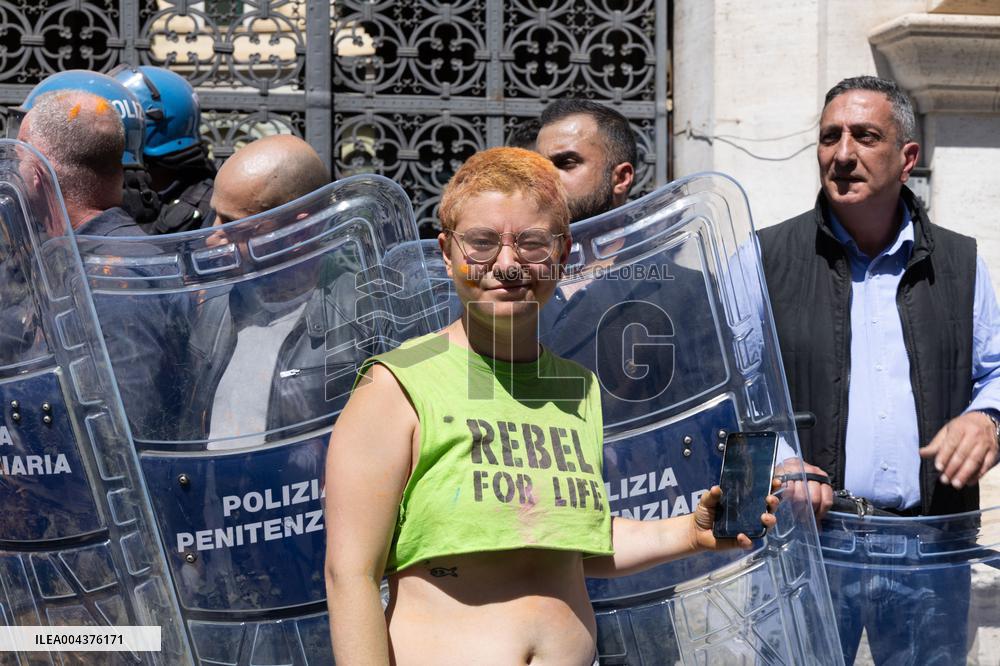 Extinction Rebellion Activists At Ministry of Justice - Rome