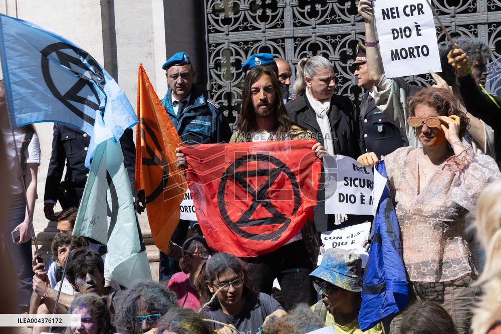 Extinction Rebellion Activists At Ministry of Justice - Rome