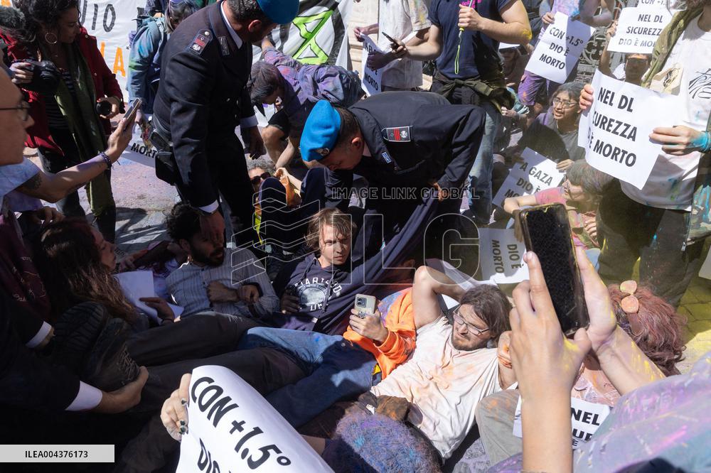 Extinction Rebellion Activists At Ministry of Justice - Rome