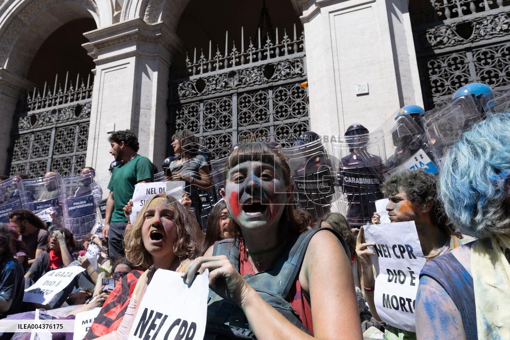 Extinction Rebellion Activists At Ministry of Justice - Rome
