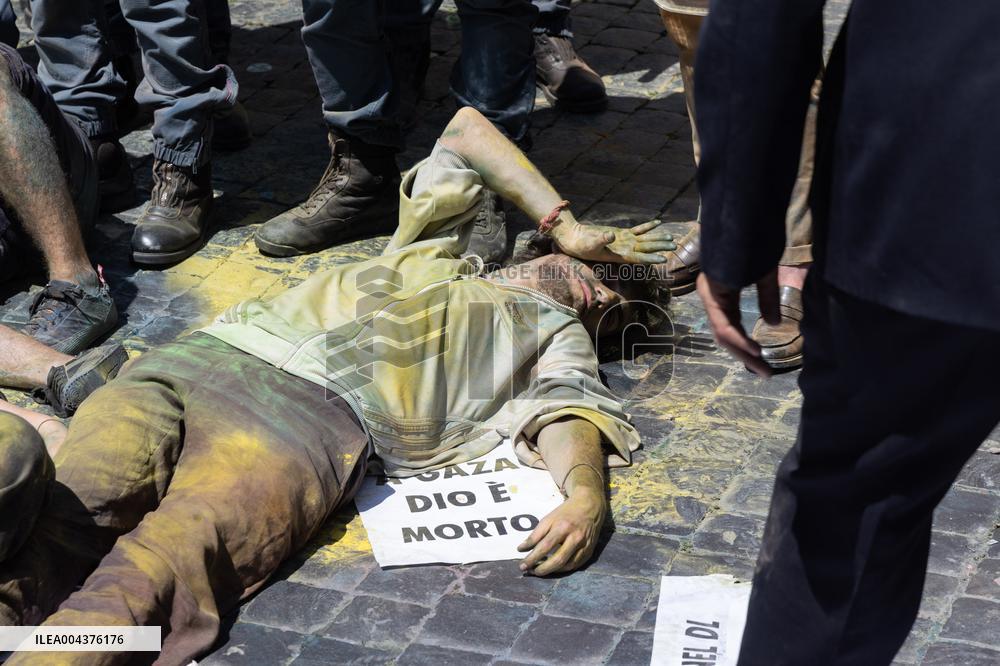 Extinction Rebellion Activists At Ministry of Justice - Rome