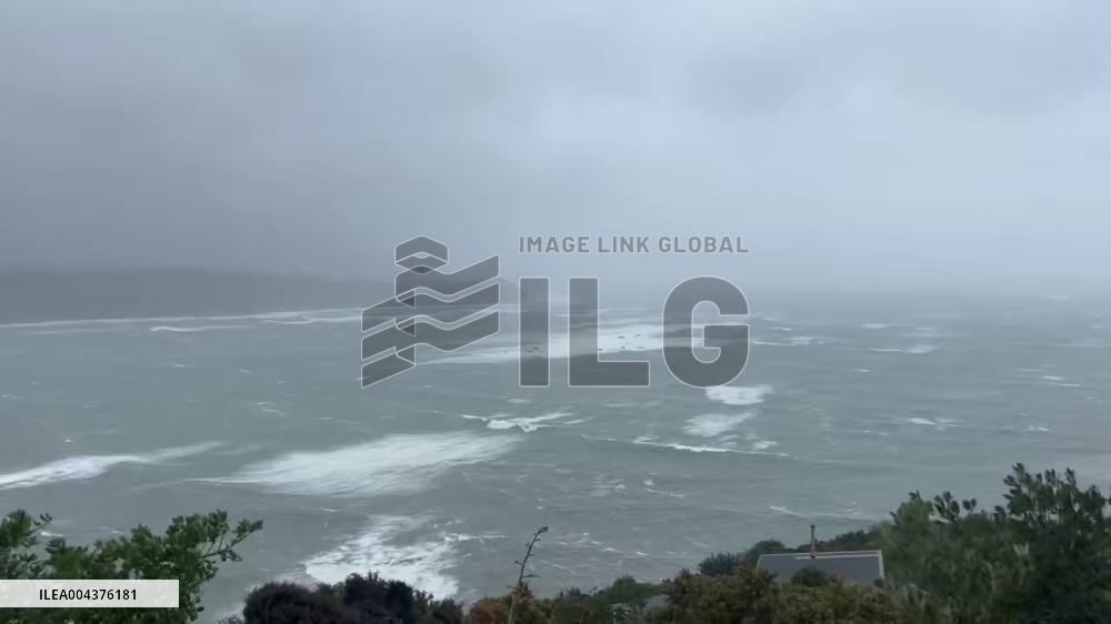 New Zealand: Strong Gales Batter Wellington Causing Power Outages, Flight Disruptions 2