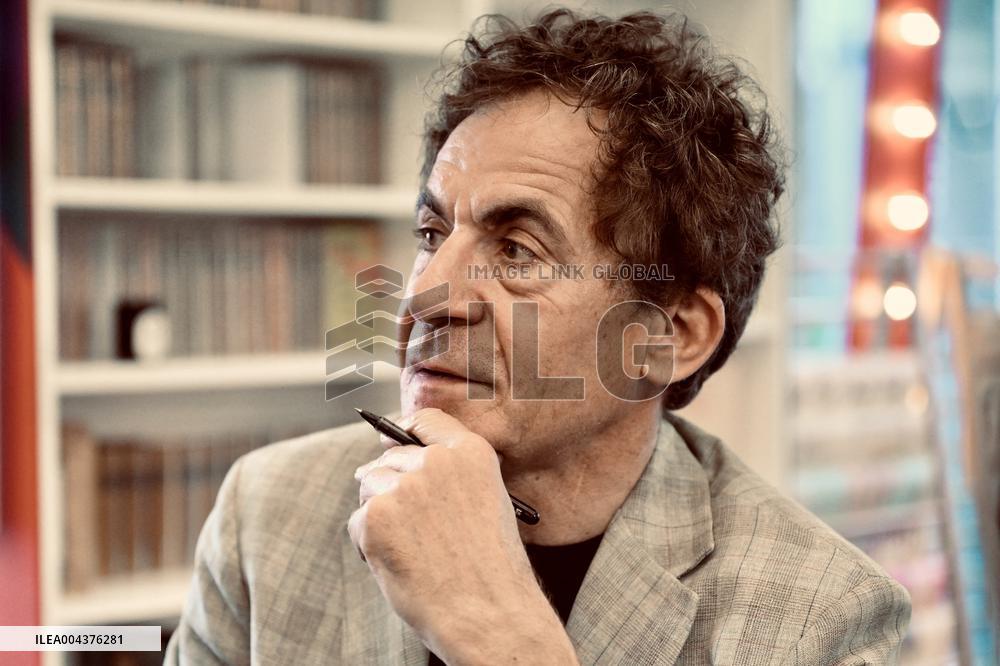 Etienne Klein Portrait - Strasbourg