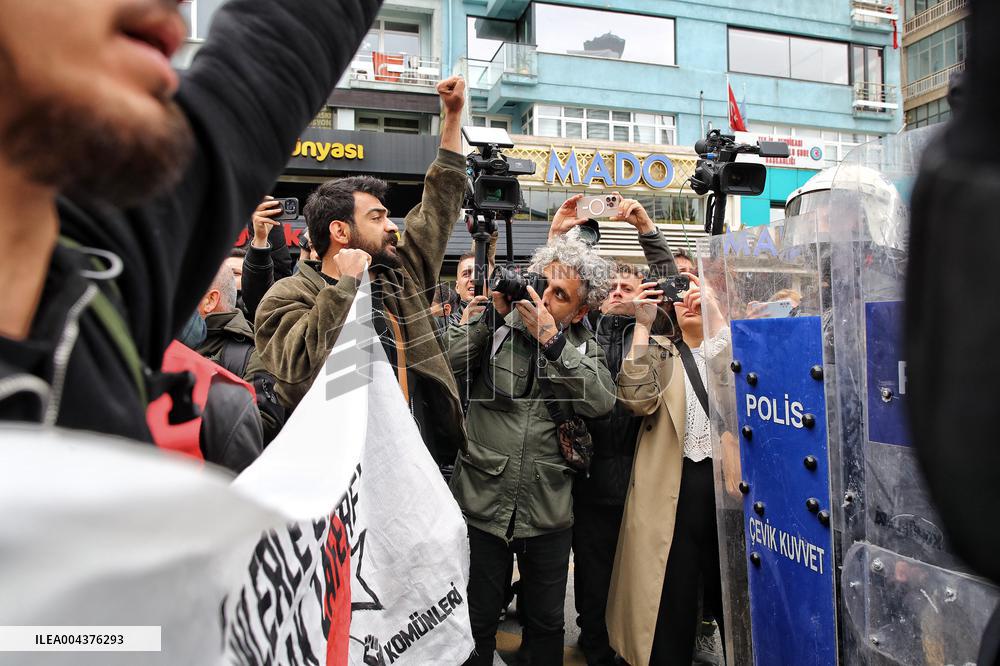 Police Arrest Demonstrators Of May Day March - Istanbul