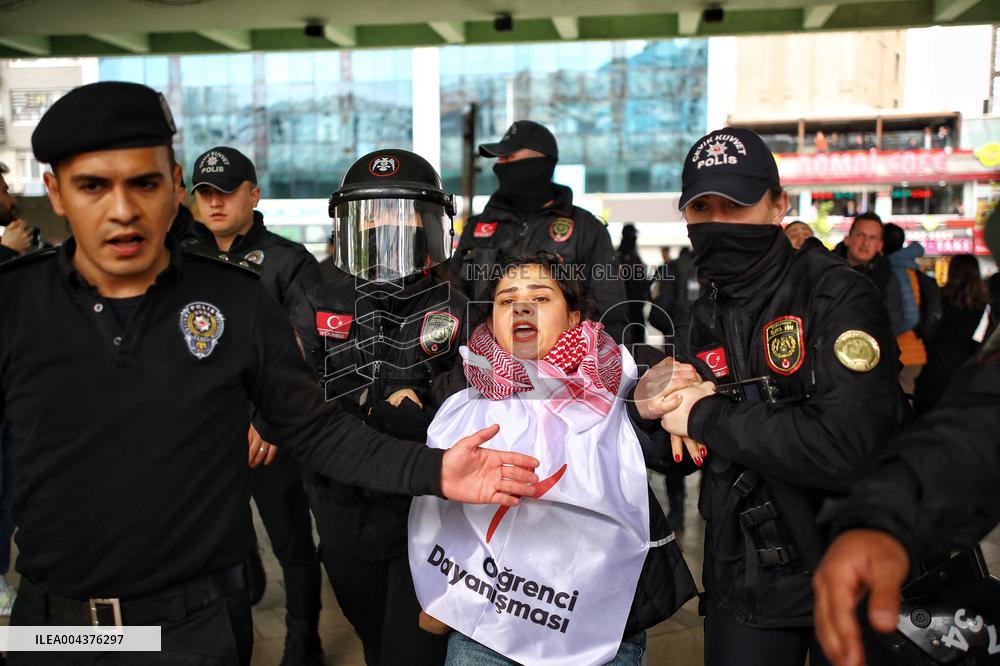 Police Arrest Demonstrators Of May Day March - Istanbul
