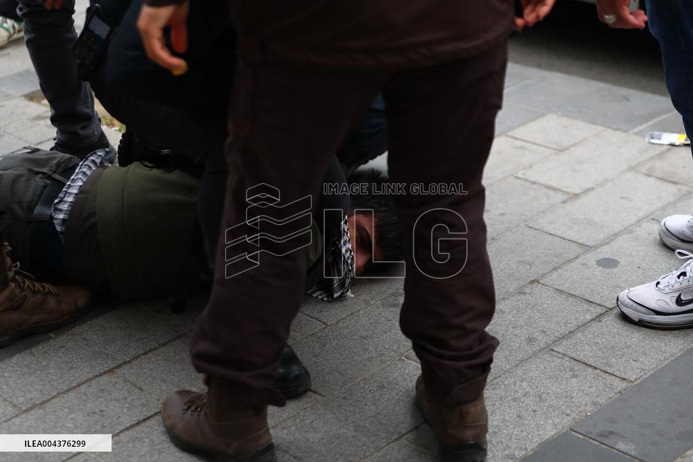 Police Arrest Demonstrators Of May Day March - Istanbul