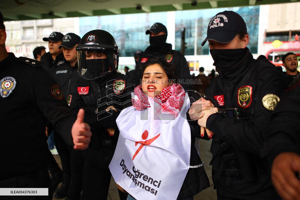 Police Arrest Demonstrators Of May Day March - Istanbul