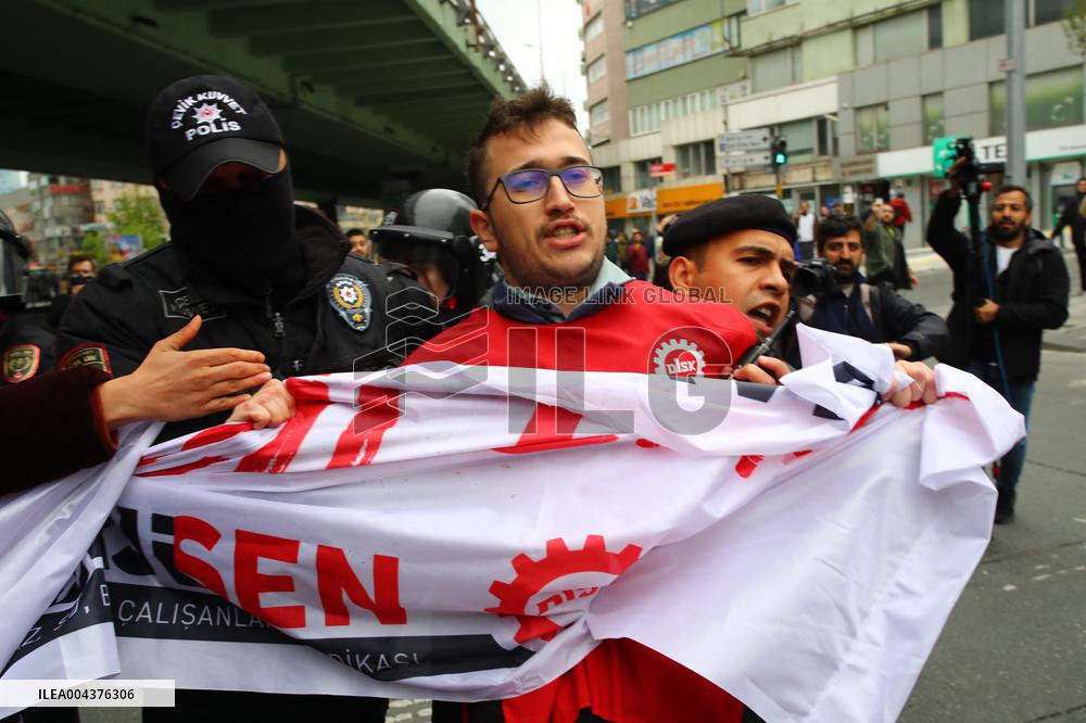 Police Arrest Demonstrators Of May Day March - Istanbul