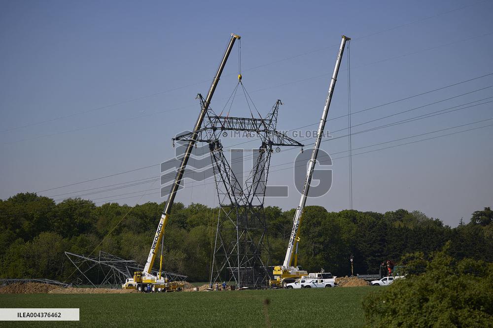 Installation of A High-Voltage Line - Essonne
