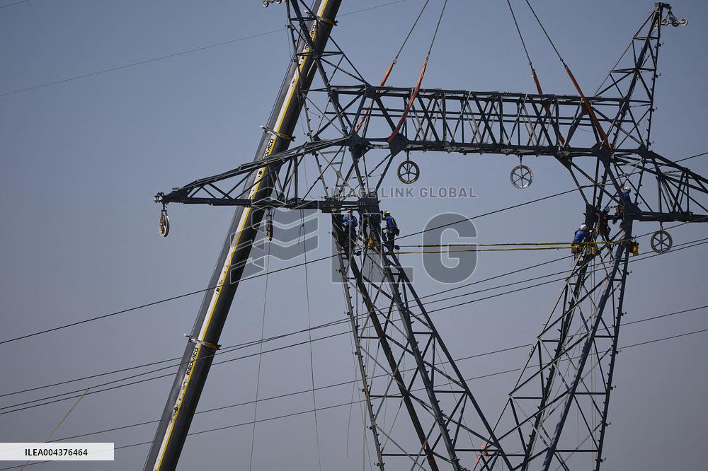 Installation of A High-Voltage Line - Essonne