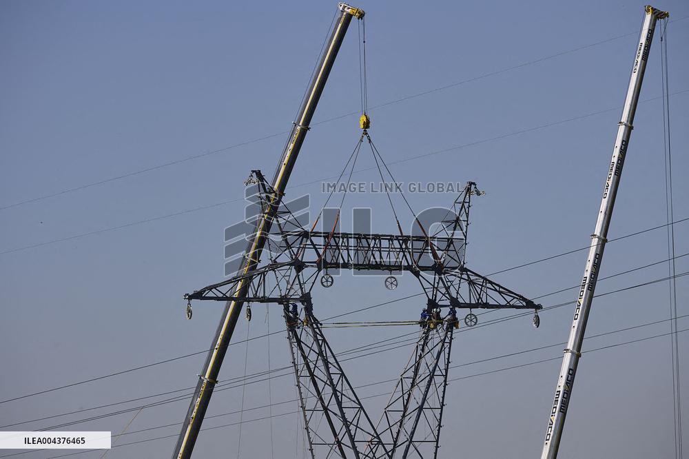 Installation of A High-Voltage Line - Essonne