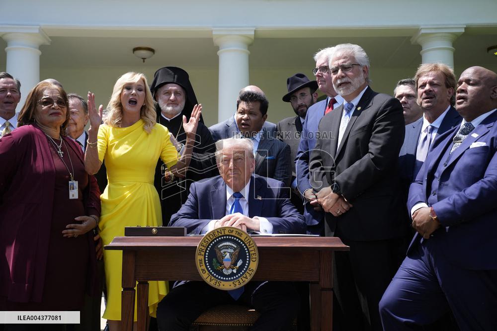 Donald Trump in a National Day of Prayer - Washington